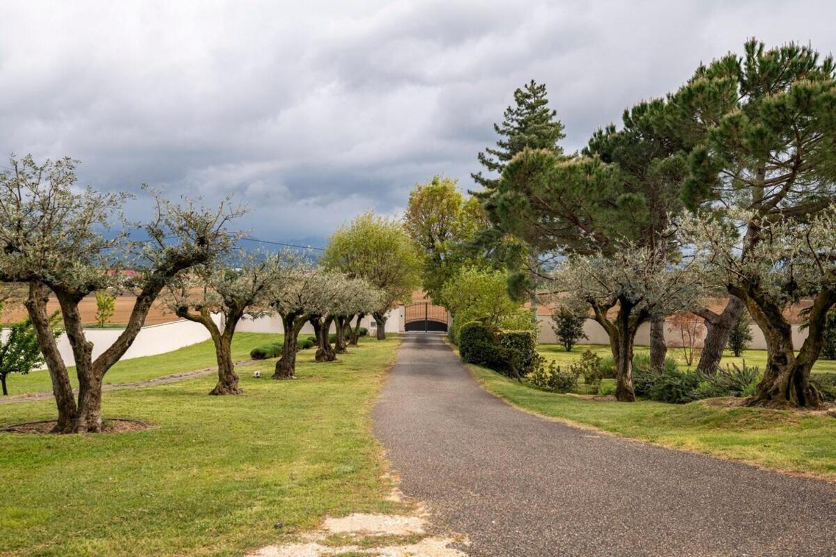 La Villa Moursoise 4 Etoiles 외부 사진