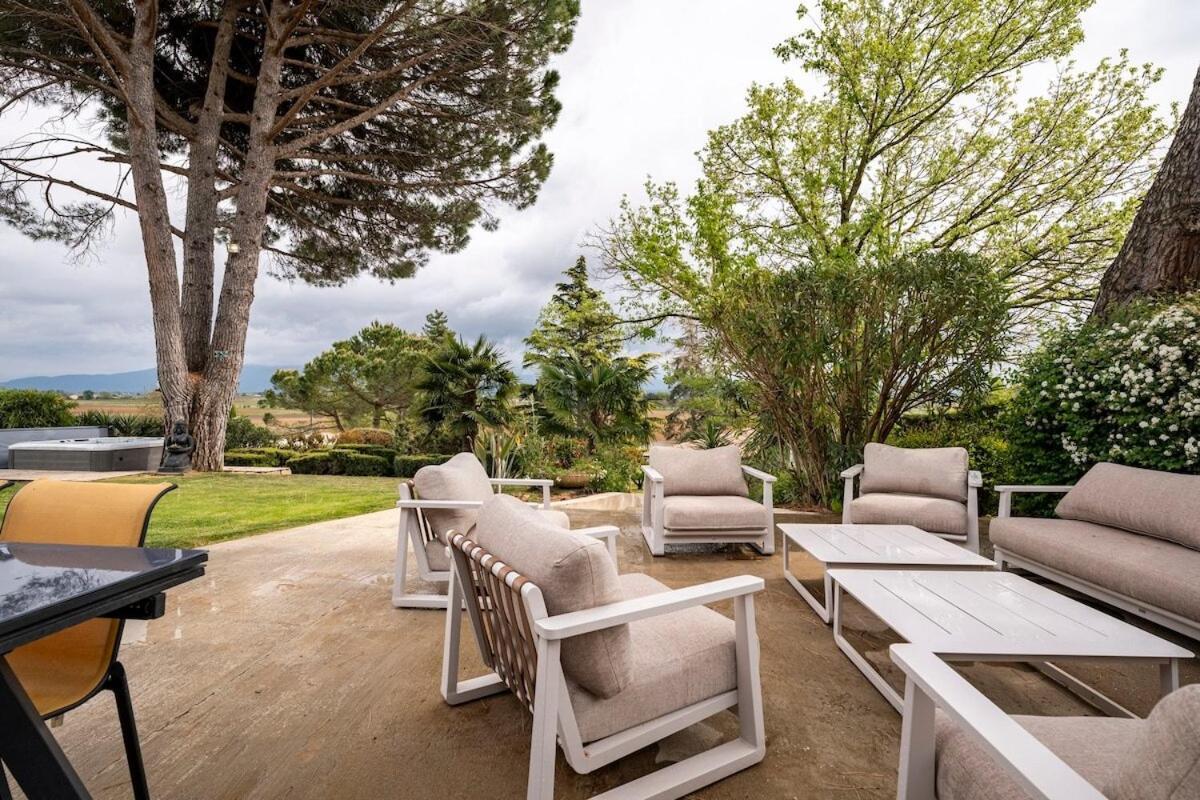 La Villa Moursoise 4 Etoiles 외부 사진
