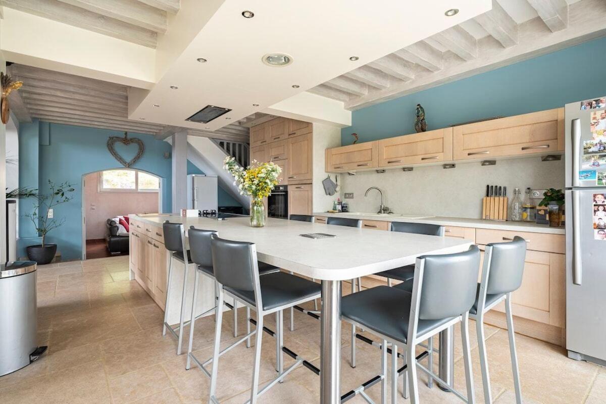 La Villa Moursoise 4 Etoiles 외부 사진