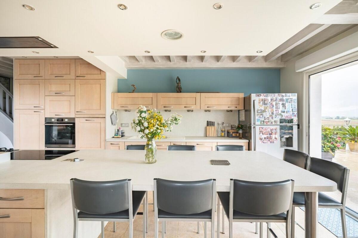 La Villa Moursoise 4 Etoiles 외부 사진