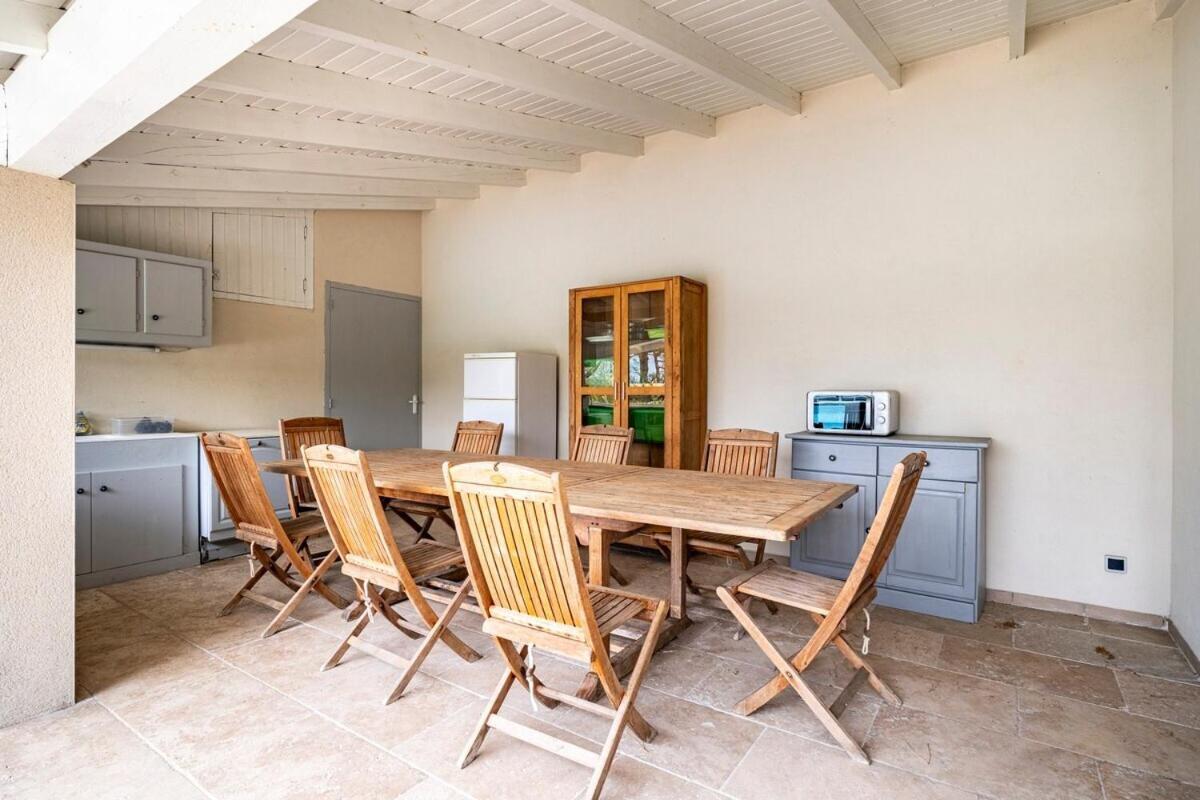 La Villa Moursoise 4 Etoiles 외부 사진