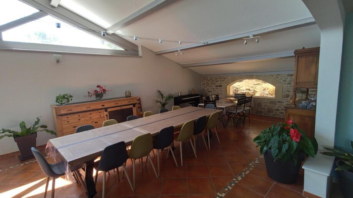 La Villa Moursoise 4 Etoiles 외부 사진
