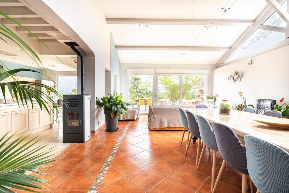 La Villa Moursoise 4 Etoiles 외부 사진