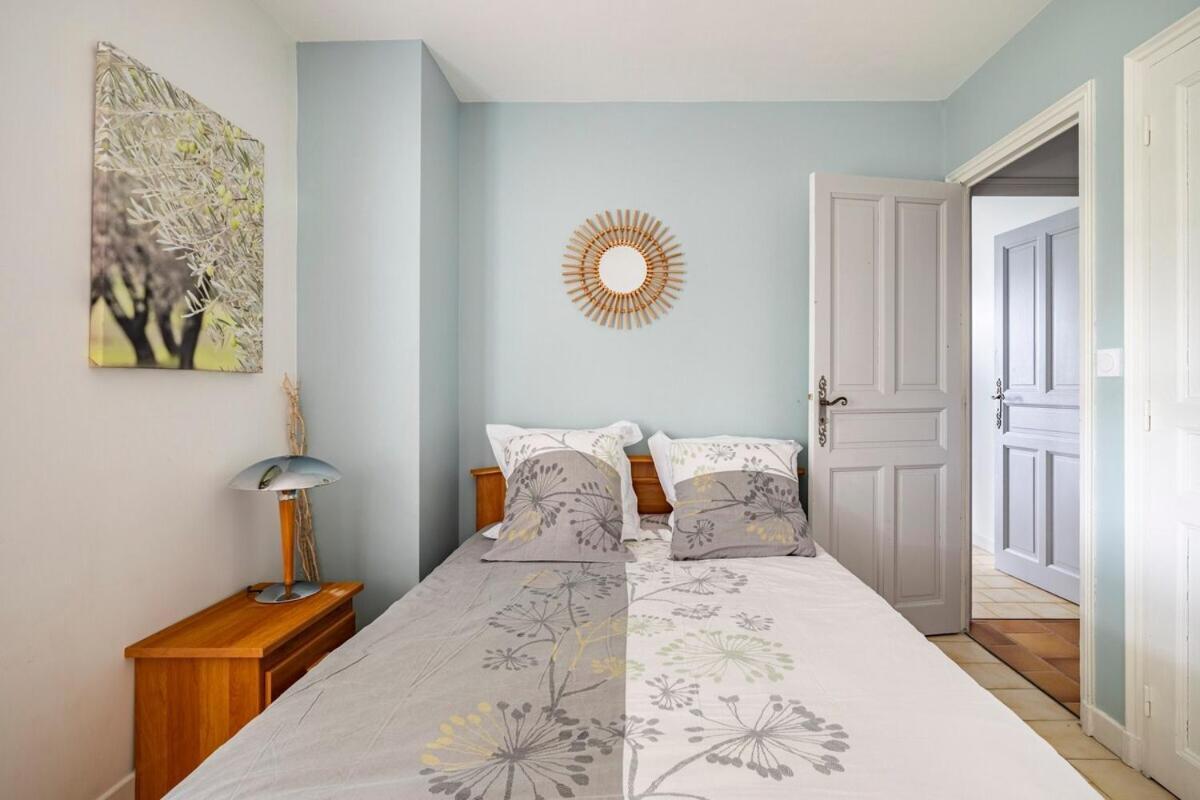 La Villa Moursoise 4 Etoiles 외부 사진