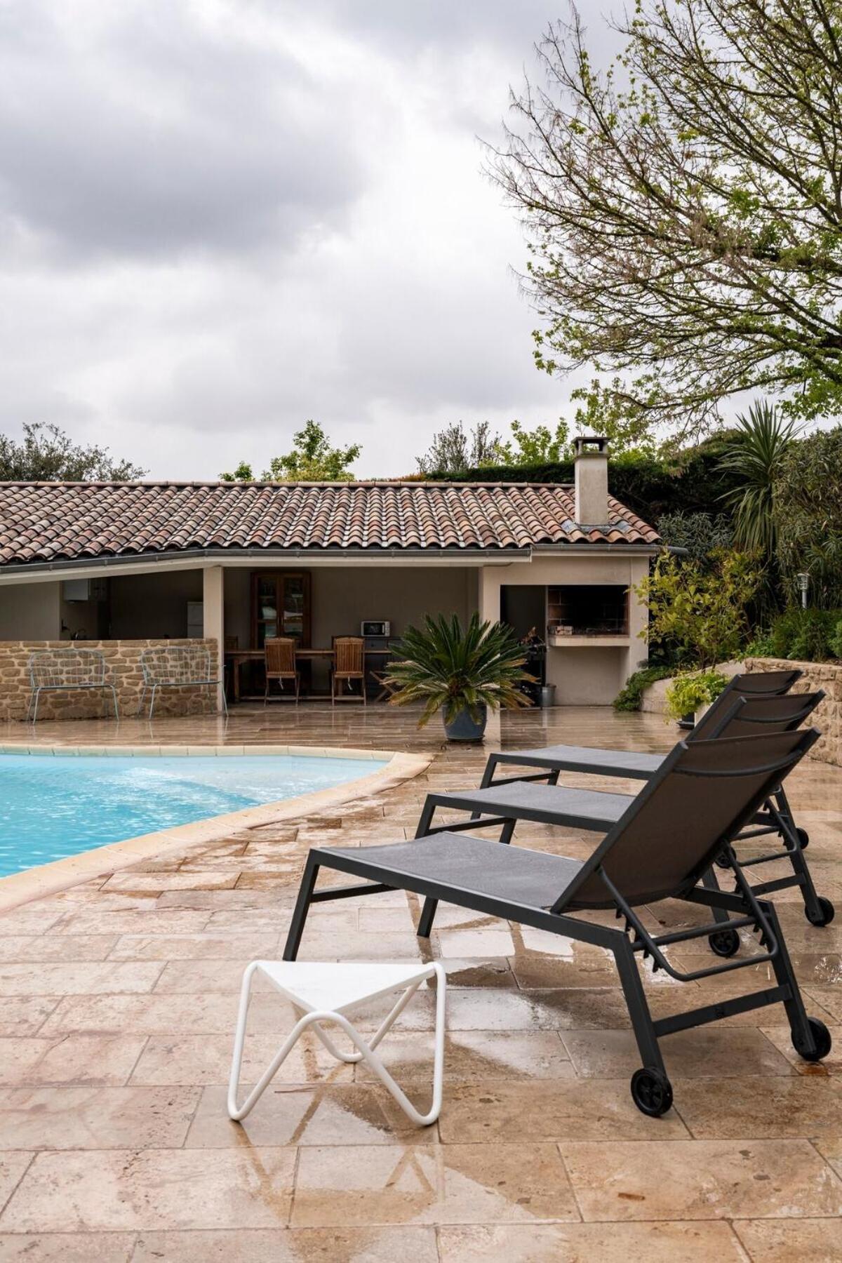 La Villa Moursoise 4 Etoiles 외부 사진