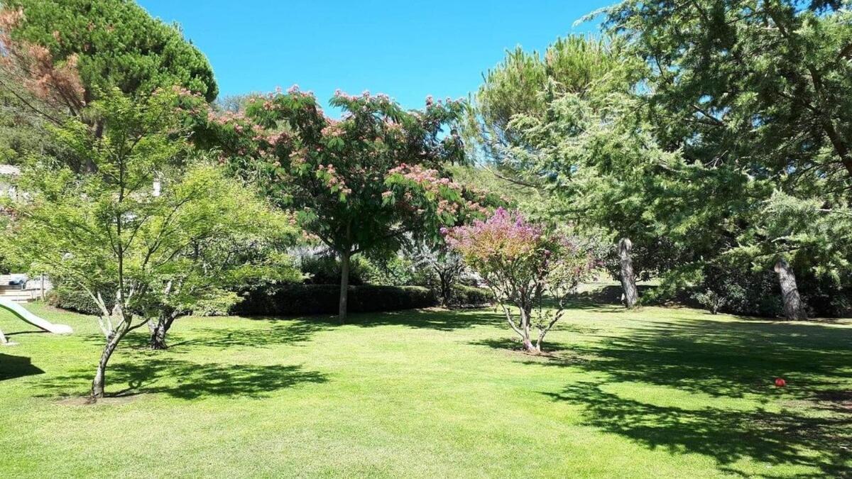 La Villa Moursoise 4 Etoiles 외부 사진
