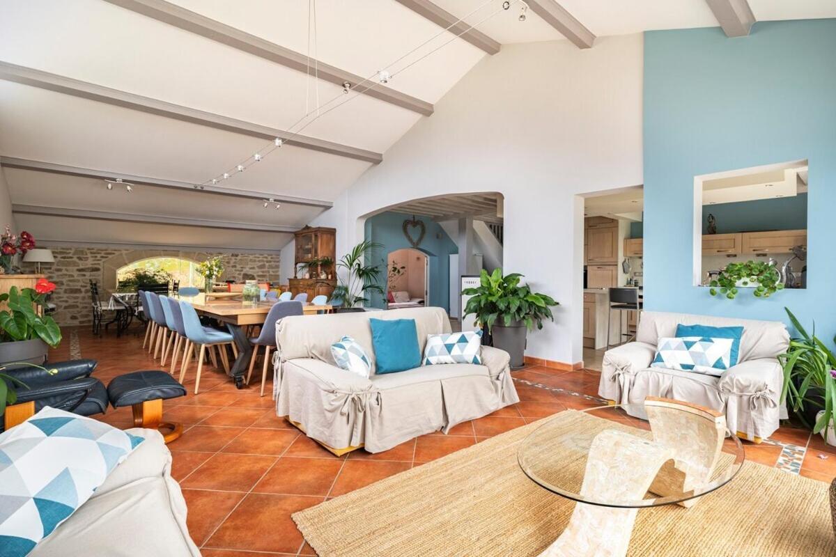La Villa Moursoise 4 Etoiles 외부 사진