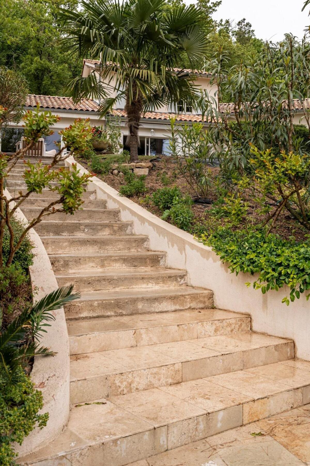 La Villa Moursoise 4 Etoiles 외부 사진