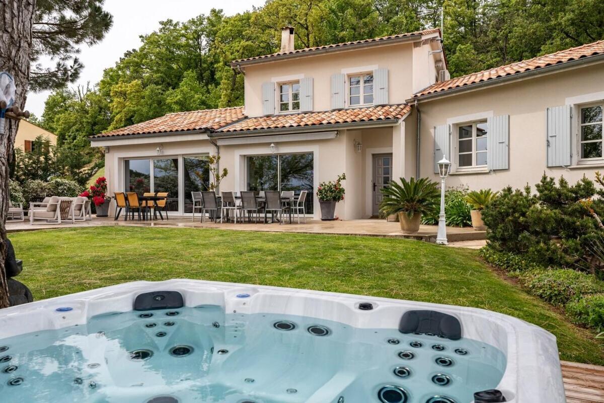 La Villa Moursoise 4 Etoiles 외부 사진